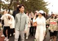 赵雅芝和儿子黄恺杰跑马拉松，白衣造型超亮眼缩略图
