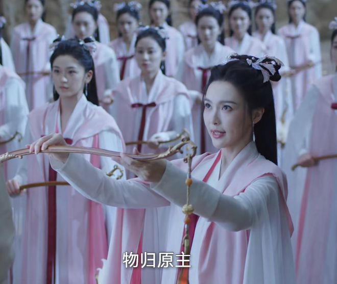 本来以为这剧不行，结果一开播就火遍全网，唐嫣又把古装剧给拍成爆款了
