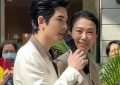 37岁的萧敬腾和他51岁的老婆参加活动，笑得合不拢嘴，这也太幸福了吧！缩略图