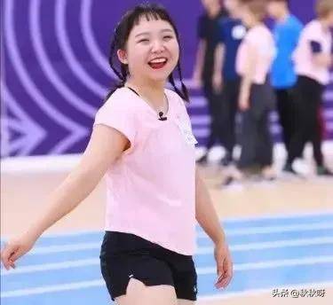 卸了妆才见真容！明星们的素颜大揭秘，谁是真女神？谁又让人跌破眼镜？
