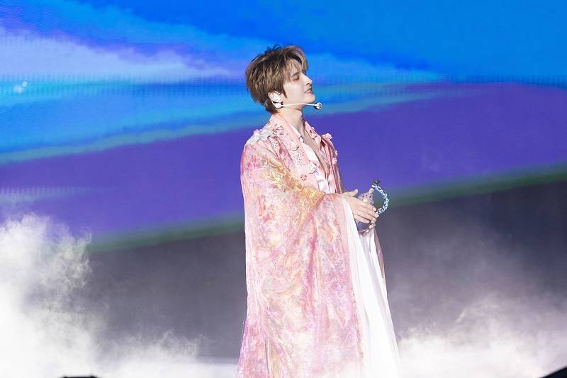 张远2025「白」巡演深圳站，相逢就是圆满，三重惊喜燃爆「春茧」