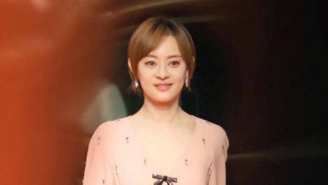 欢乐颂姐妹给刘涛庆生，蒋欣缺席，孙俪变刘涛闺蜜？