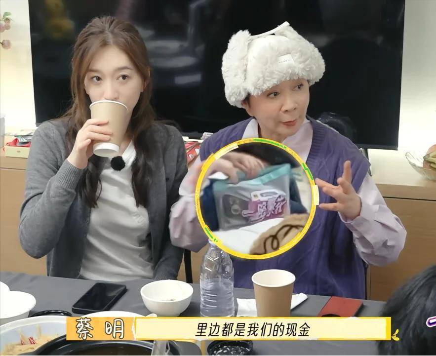 李小冉把综艺节目搞成了得罪人大会，戚薇这波操作太圆滑了，简直就是赢家中的大赢家