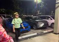 刘晓庆在美国吃夜宵被偷拍，这回没装嫩，原来自然老去比美颜还好看！缩略图