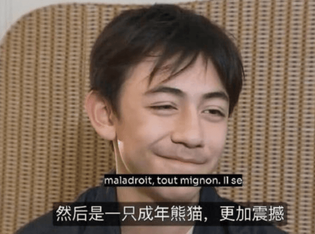 诺一上法国新闻，笑得有点害羞，满满的少年感