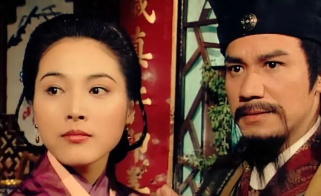 怪不得陆展元看不上李莫愁，你看欧阳锋教了她啥武功，让她性情大变样
