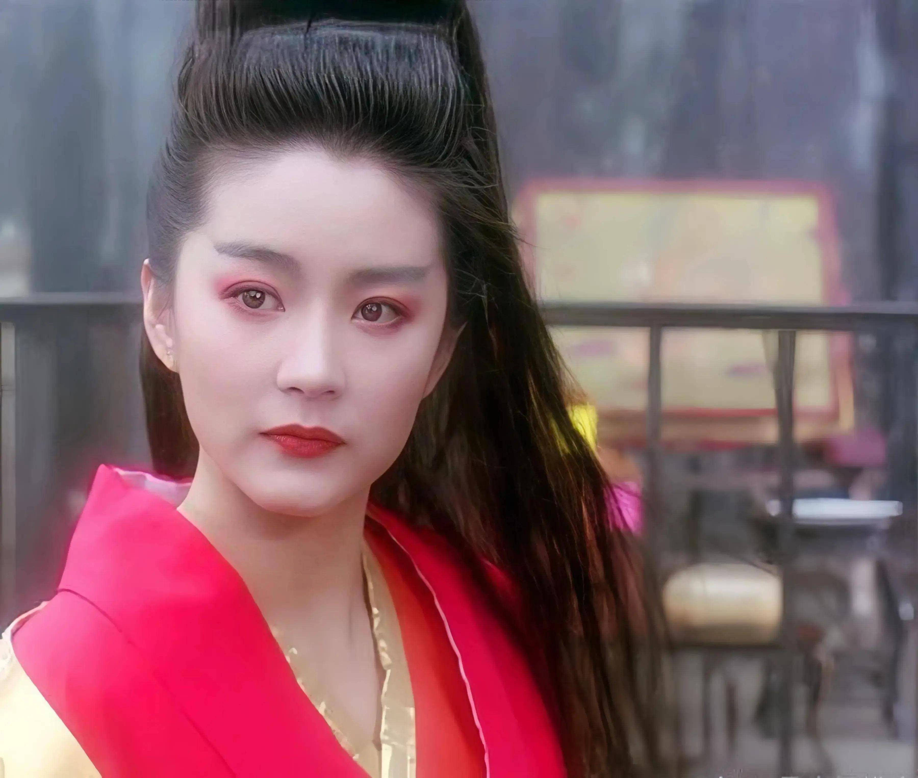 刘晓庆到底算不算顶级美女？看她和林青霞王祖贤的合照就知道了