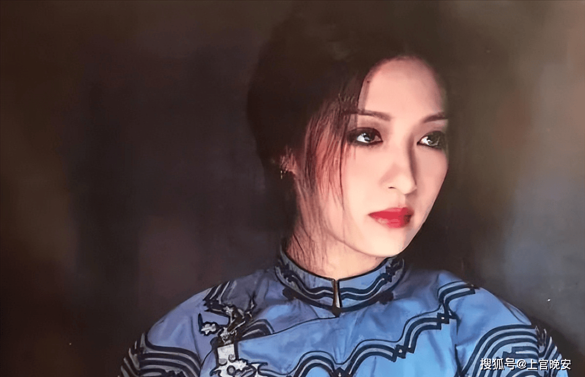 台湾最美胡因梦，颜值气质都超棒，可惜退圈太早了