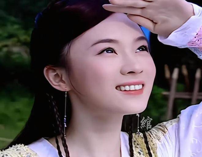 22年后看霍思燕和杨蓉，一个变胖了但依旧美美哒，另一个差点没认出来