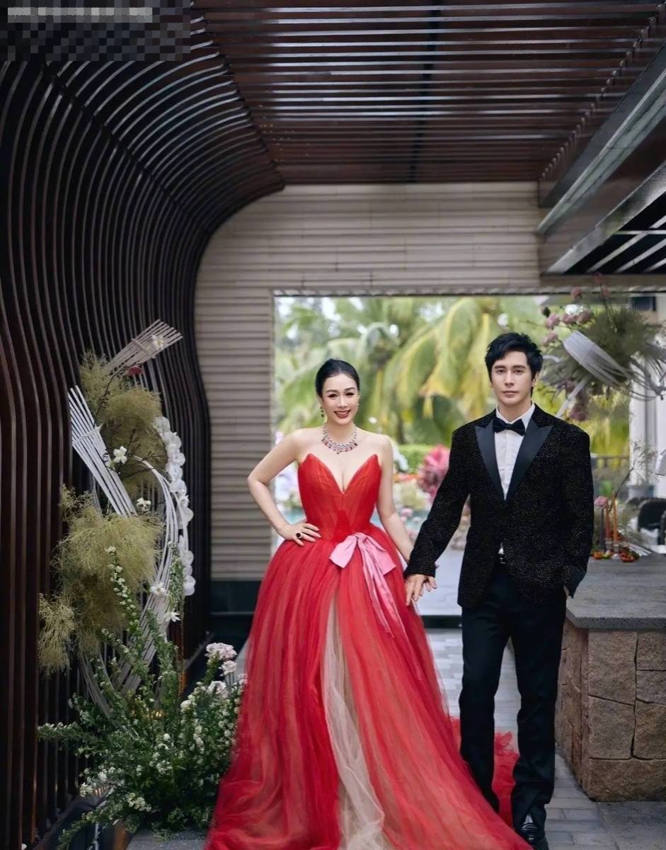钟丽缇和张伦硕的十年姐弟恋为啥这么甜？他们婚姻保鲜有啥秘诀？