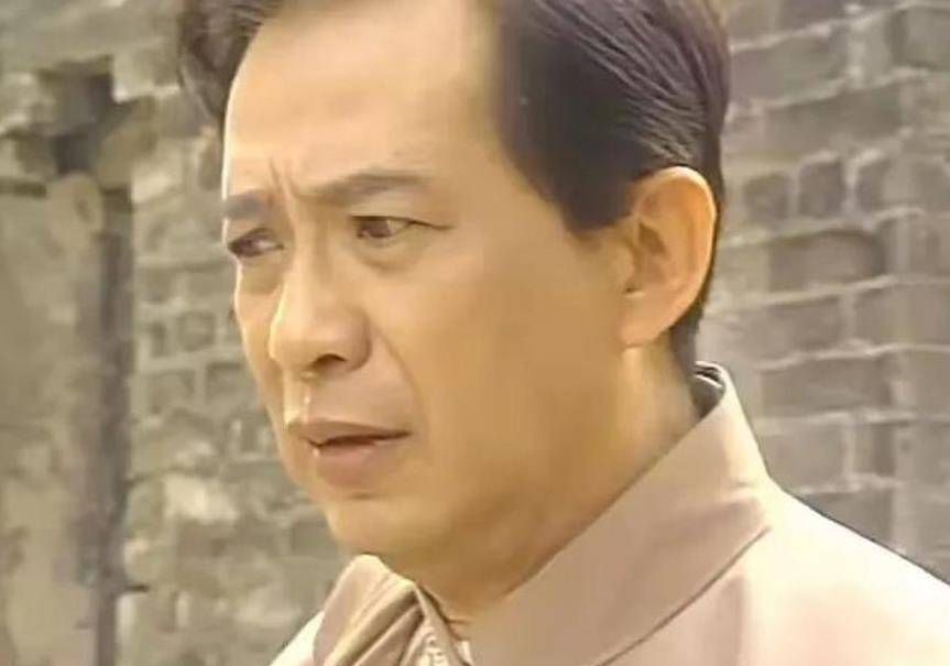 77岁潮得不得了，单身照样超幸福，亚视老戏骨江图来了！