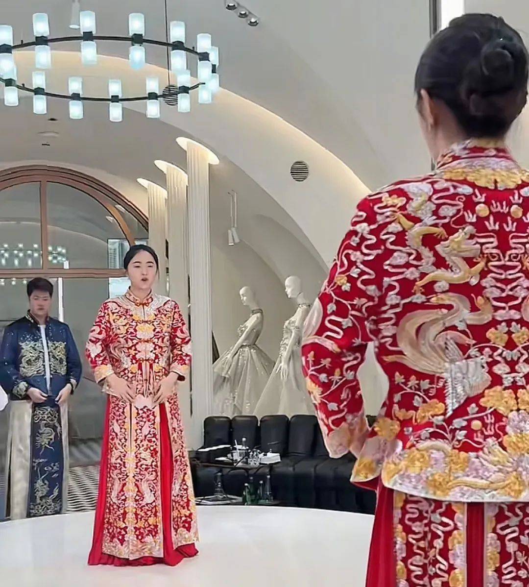 金龟子家31岁的女儿婚纱照美炸了！等了三年，终于圆了婚礼梦！