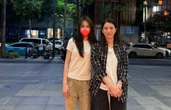 53岁的袁咏仪没化妆走在街上，网友大赞她的年轻模样：这才是真正的最美港姐！缩略图