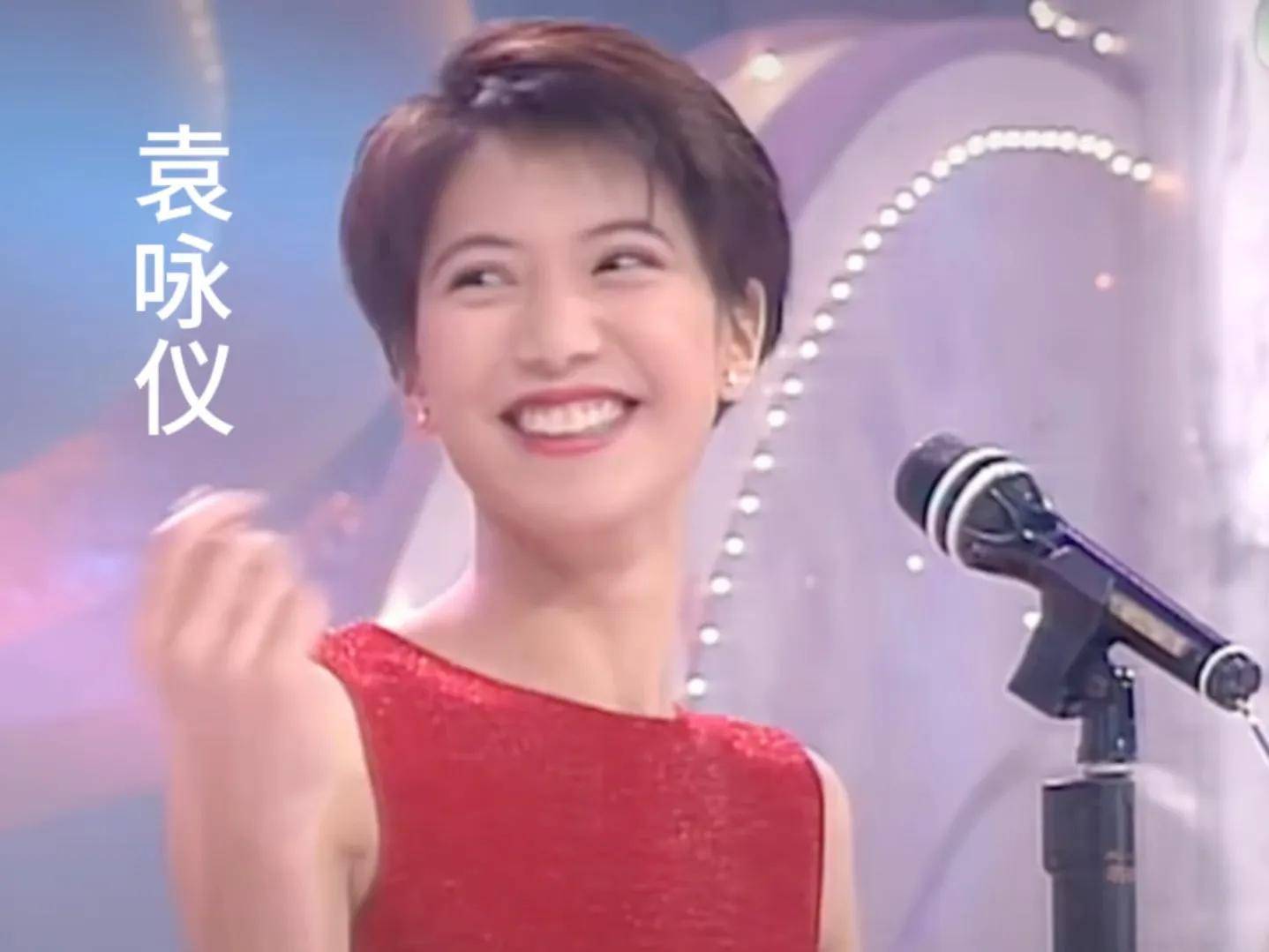 53岁的袁咏仪没化妆走在街上，网友大赞她的年轻模样：这才是真正的最美港姐！