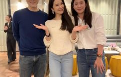54岁的张智霖和富婆在香港吃海鲜，胡子都花白了，但脸和身材依旧超棒缩略图