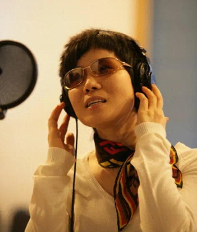 从收音机女孩到主题曲女王：叶凡37年璀璨而短暂的音乐人生