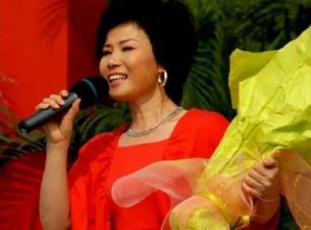 从收音机女孩到主题曲女王：叶凡37年璀璨而短暂的音乐人生