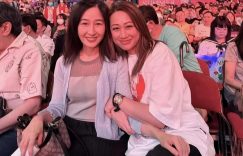 岁月从不败美人：关咏荷素颜现身力证真爱，与张家辉21年零绯闻婚姻成娱乐圈清流缩略图