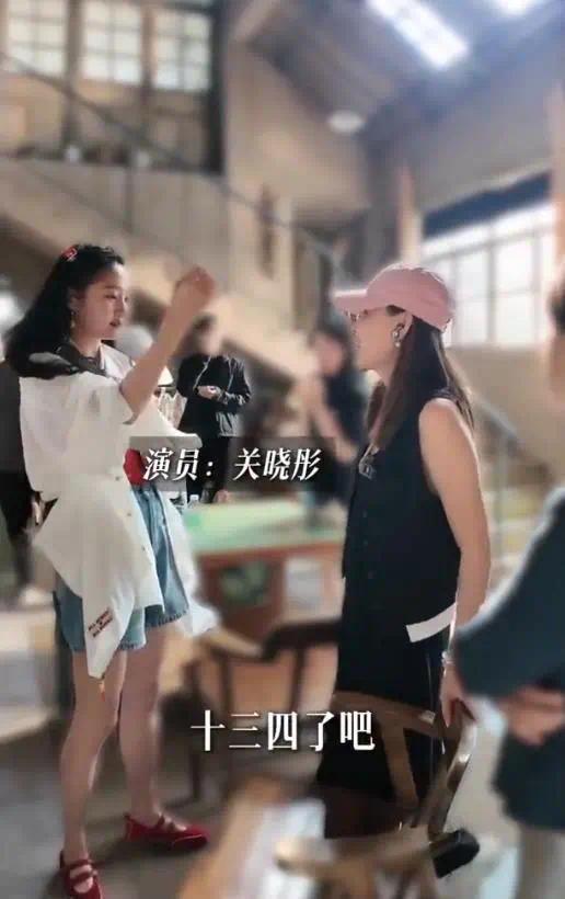 172cm仅45kg！关晓彤魔鬼减脂法曝光：彩椒当碗、日饮苦茶，网友直呼太狠了
