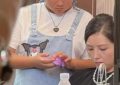 何洁一家五口温馨日常曝光：10岁女儿暖心举动获赞 重组家庭幸福力破争议缩略图