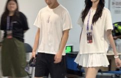 奚梦瑶何猷君甜蜜现身演唱会 超模豪门婚后状态惊艳全场缩略图