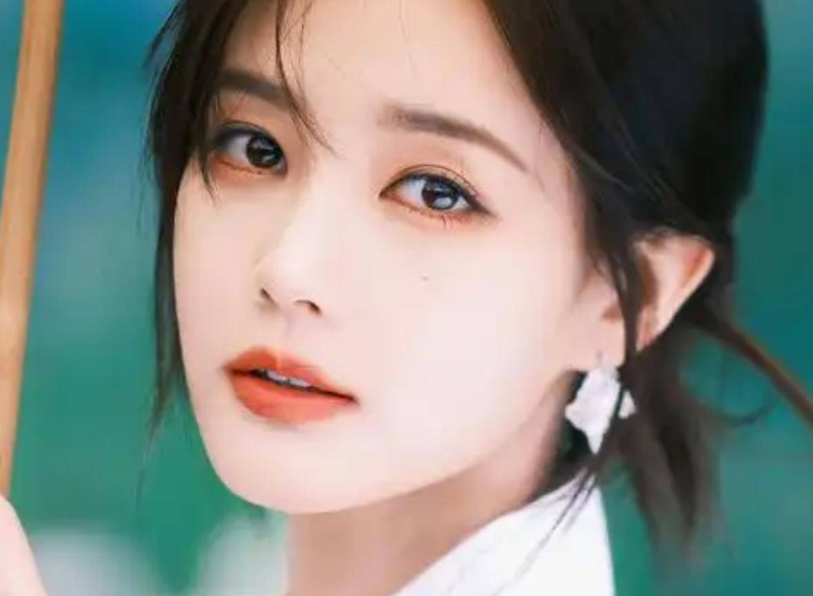 造星机器于正捧不红的两位女演员：袁姗姗资源不断难破圈，李一桐14部女主仍缺爆款