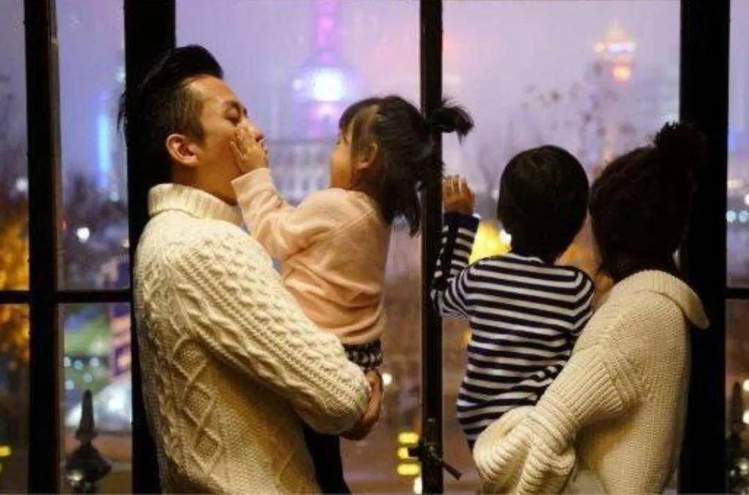 孙俪邓超家庭影像走红：孩子眼中的妈妈，才是幸福最真实的模样