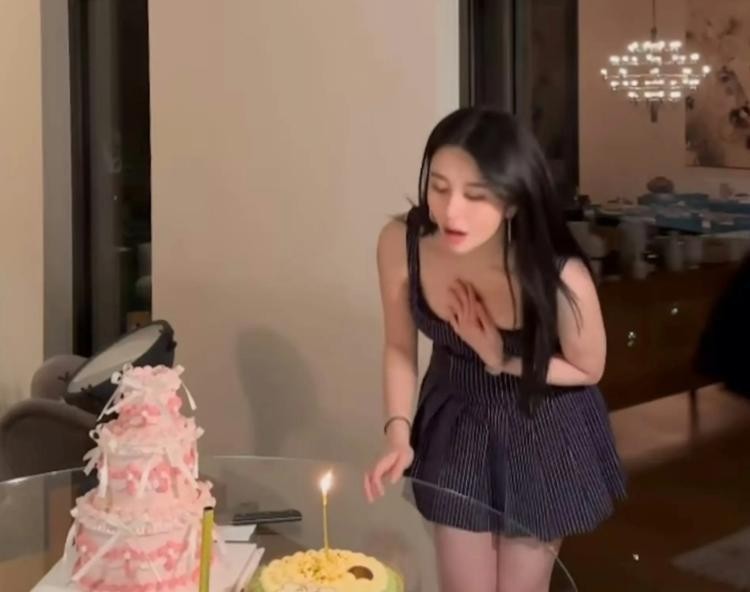 林晚：以丰盈之美温柔反叛娱乐圈的瘦即是正义