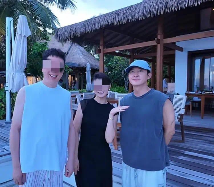 实力派演员王阳任重马尔代夫家庭游 二十年兄弟情见证娱乐圈真友谊