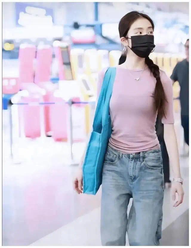黄多多18岁蜕变记：从《爸爸去哪儿》萌娃到文艺片新星的静美绽放