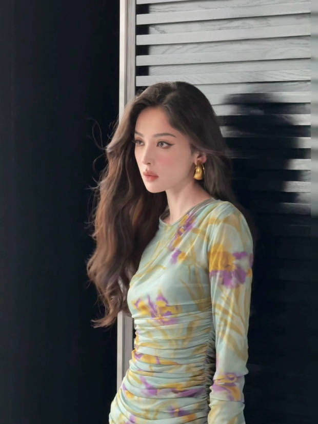 古力娜扎花卉写真释出！油画美人诠释极致镜头美学