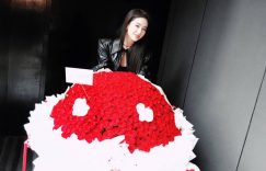 刘亦菲极简黑造型惊艳亮相：冷艳与温柔交织，侧颜杀美如诗画缩略图