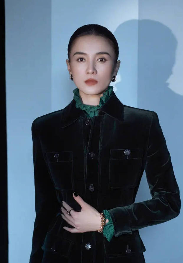 光影叙事者章子怡：用眼神写就的时尚史诗