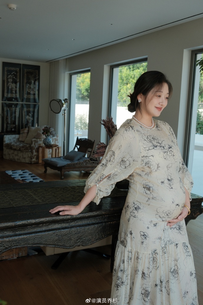乔杉宣布三胎啦！老婆莫丹孕肚抢镜，女儿像翻版，16年爱情从地下室甜到红毯