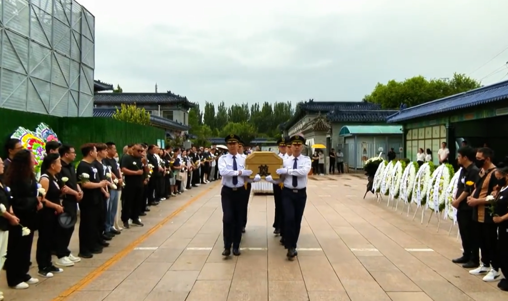 歌手千百惠在北京办追悼会，最后心愿是盼台湾回家