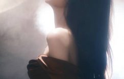 鞠婧祎这身亮闪闪的抹胸裙也太仙了吧！缩略图