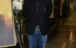 香港男星近照曝光，白发苍苍行为怪异，女友嫌他没房没车缩略图