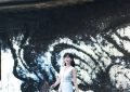 71岁赵雅芝穿白裙子也太美了吧，简约却美到人心坎里缩略图