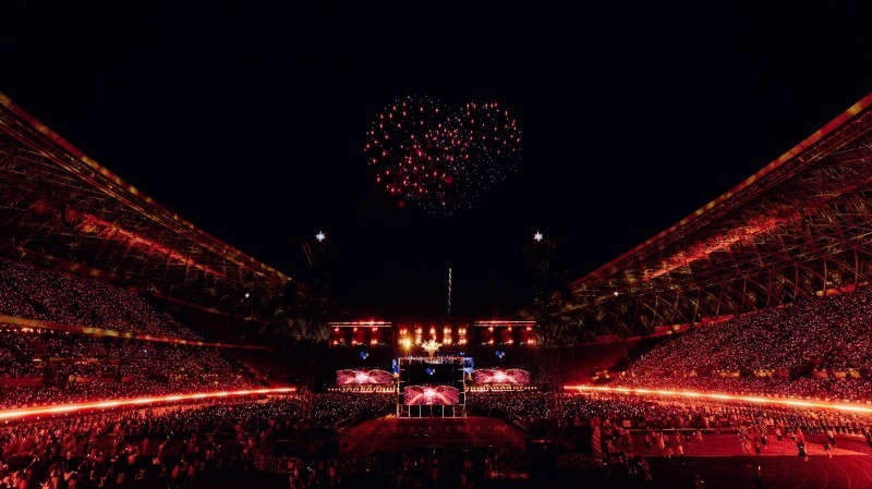 周深贵阳演唱会太炸了！七夕夜，满天歌声和烟花都是爱