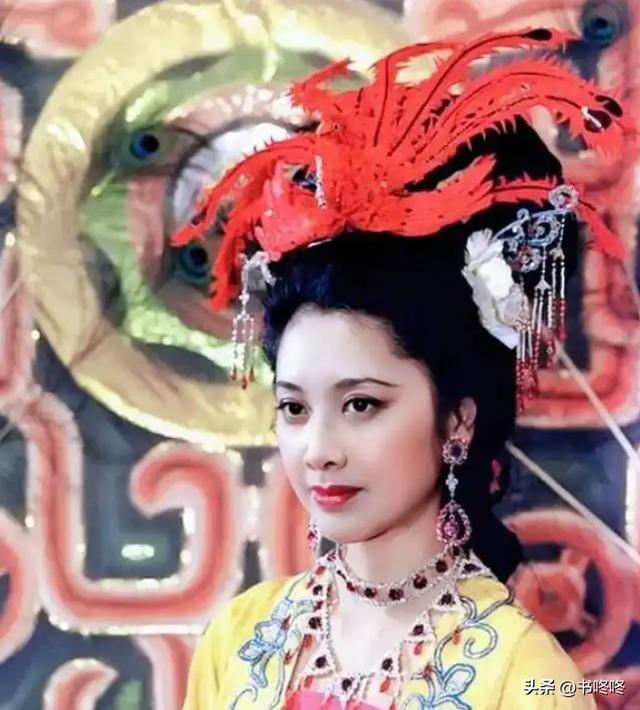 从女儿国女王到欧美范儿、埃及风潮，她全试过！