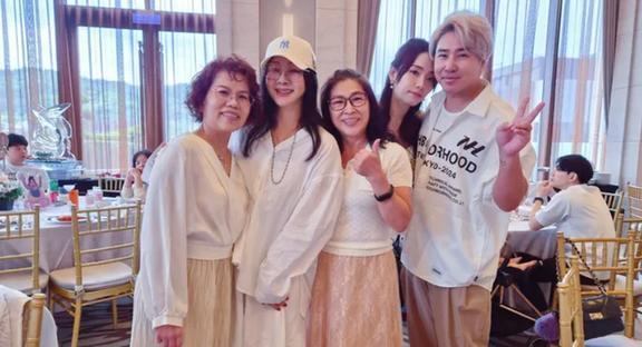 欧弟给小闺女办周岁宴，林志颖来捧场，老婆长啥样终于被看到了