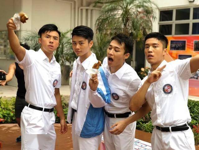 33岁TVB当红小生没戏演，上位失败后悄悄跑回去当主持人了