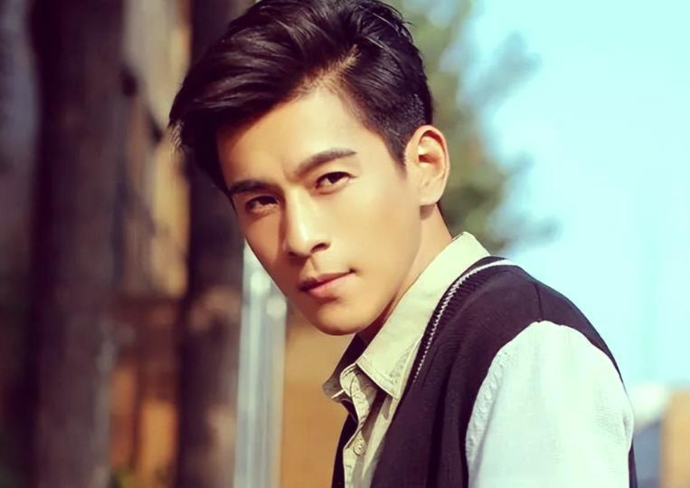 王丽坤和他同居8年，把青春都给了他，结果他转身娶了别人