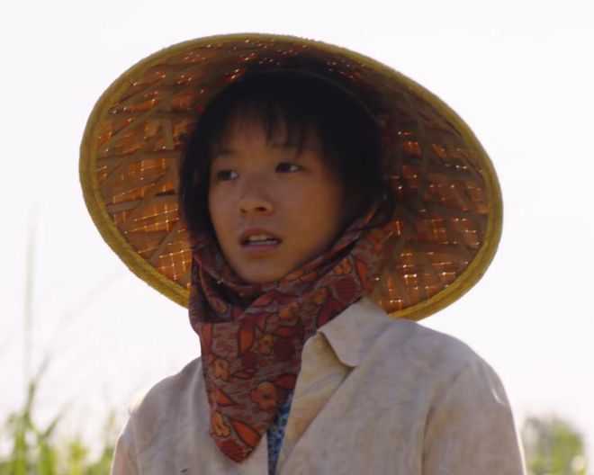 瞅瞅正午阳光里李庚希那乱糟糟的样子，国产剧别再整虚头巴脑的假穷人啦！