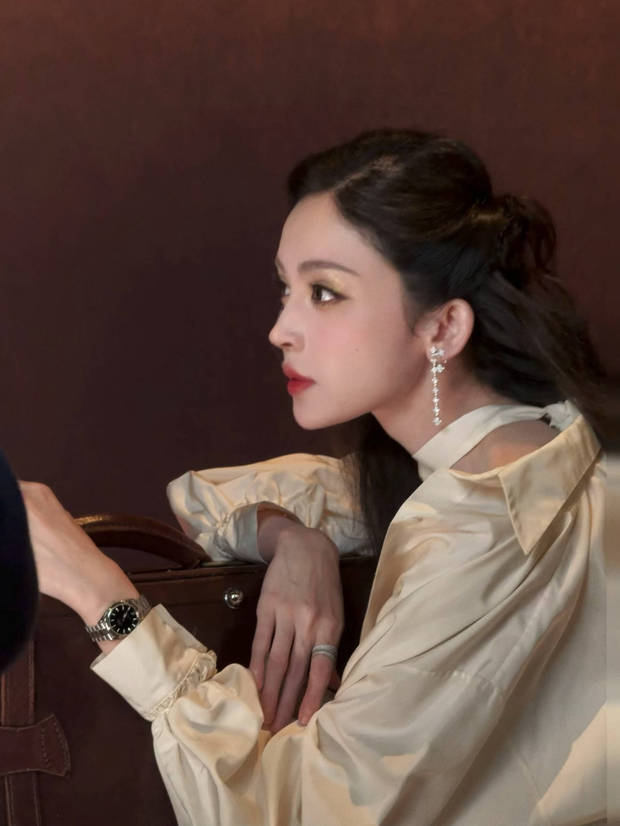 娜扎这千金气质，又拽又美！
