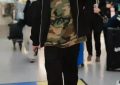 胡可沙溢机场接儿子，14岁安吉长到一米八几，瘦了比他爸还帅！缩略图