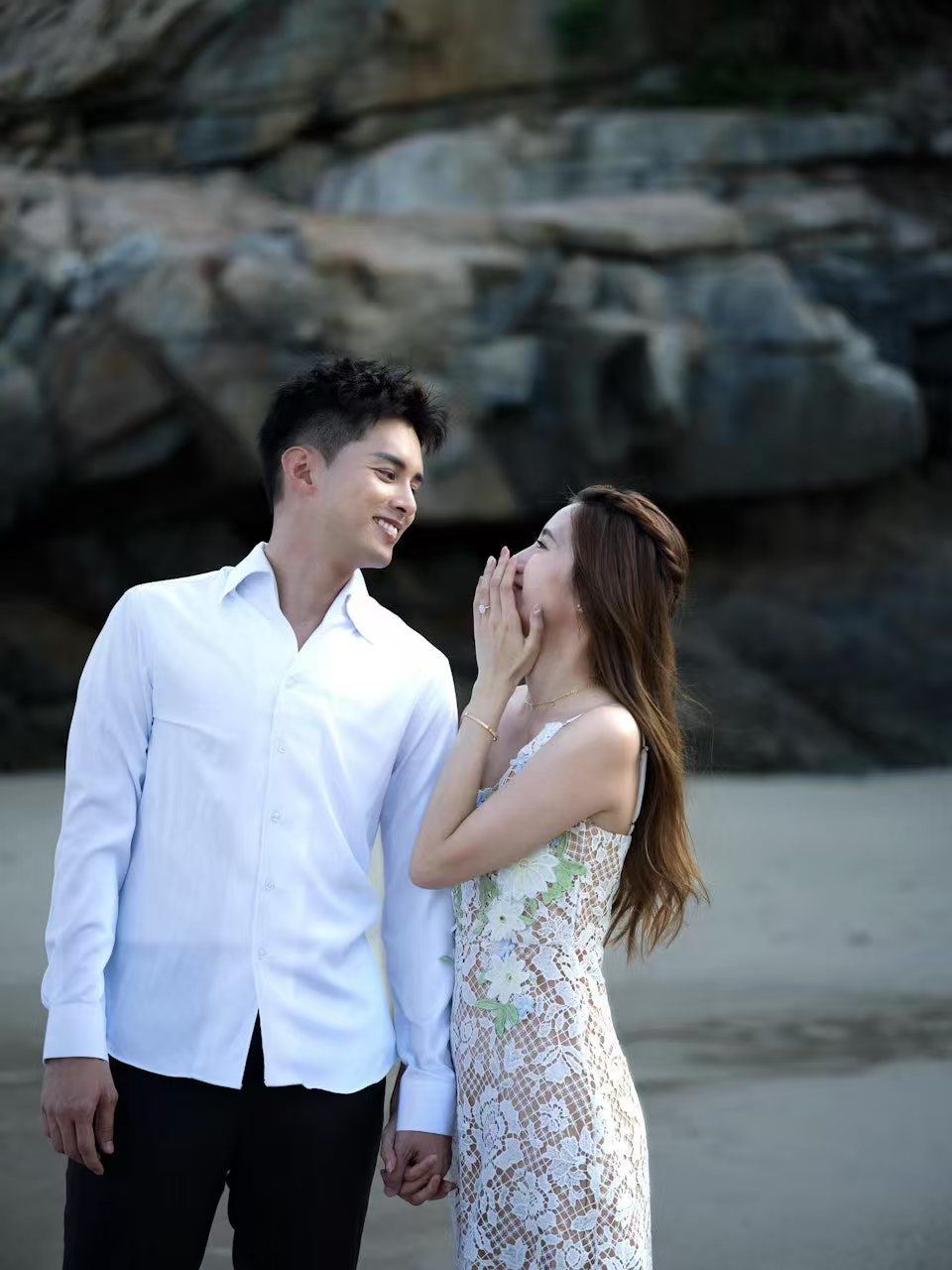 TVB当红小生官宣明年结婚！女友是圈外人，离过婚但感情超稳