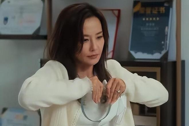 秦南蹲大牢，赵淑慧主动自首，连害九人的范建成遭无期徒刑，叶思北胜啦！
